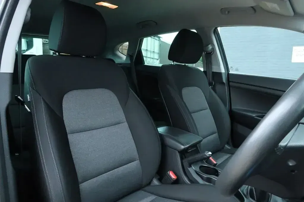 Usado Hyundai Tucson SE 132 HP (97 kW) 2020 Preto SUV