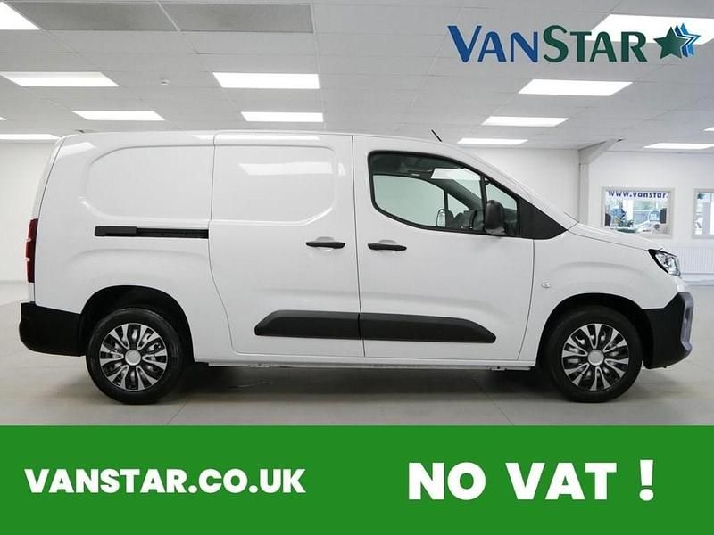 Used Peugeot Partner 100 HP (73 kW) 2024 White MPV