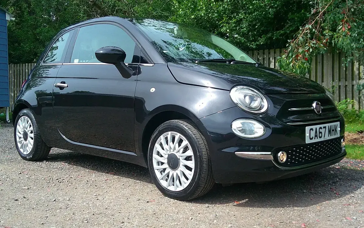 Used Fiat 500 Lounge 69 HP (50 kW) 2017 Black Hatchback