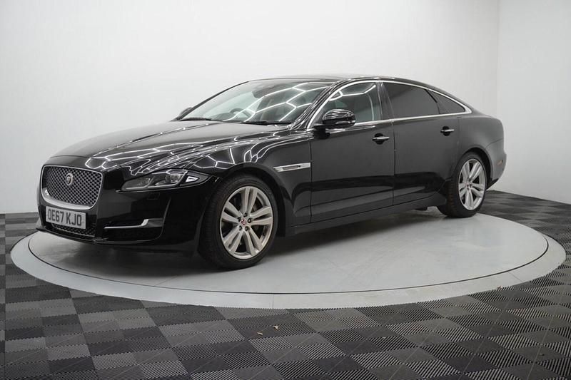 Used Jaguar XJ Premium Luxury 300 HP (220 kW) 2017 Black Sedan