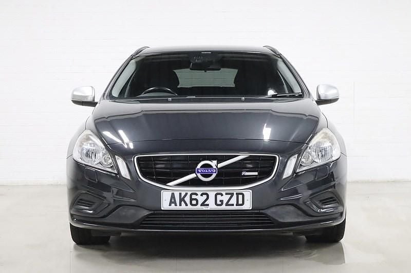 Used Volvo V60 R-Design 115 HP (84 kW) 2012 Grey Estate