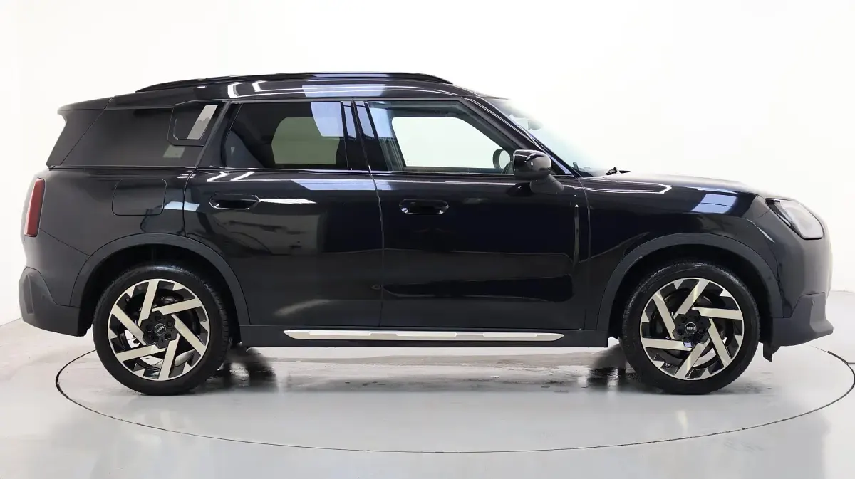 Used Mini Countryman Exclusive 313 HP (230 kW) 2025 Black SUV