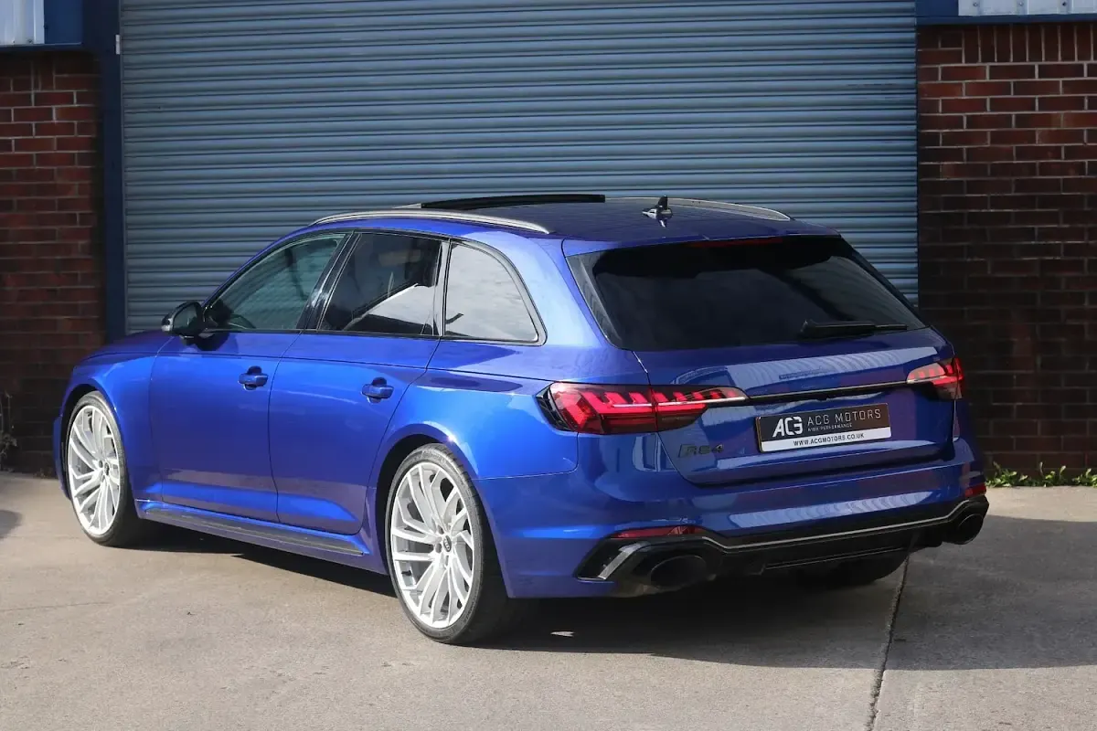 Used Audi RS4 Advanced 450 HP (330 kW) 2021 Blue Estate