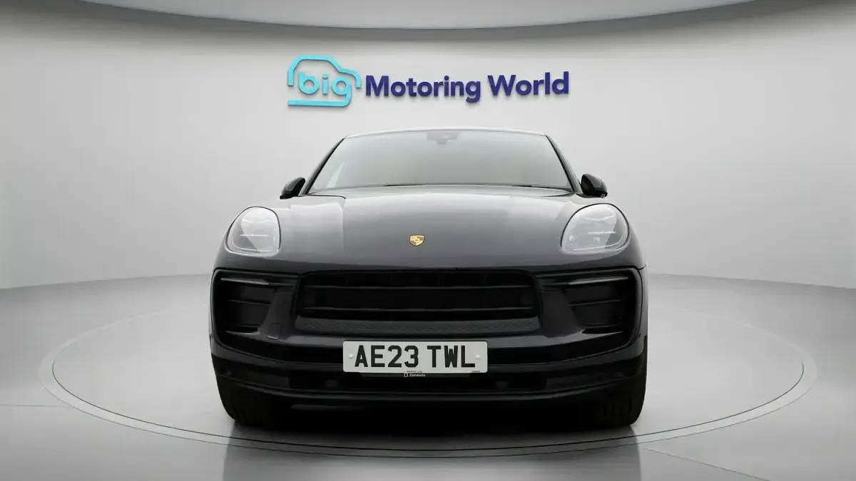 Used Porsche Macan 265 HP (194 kW) 2023 Black SUV