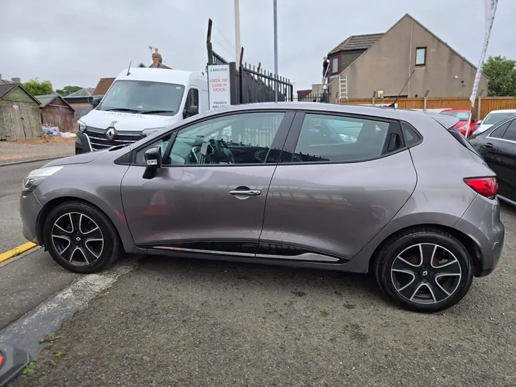 Used Renault Clio IV Dynamique 75 HP (55 kW) 2015 Grey Hatchback