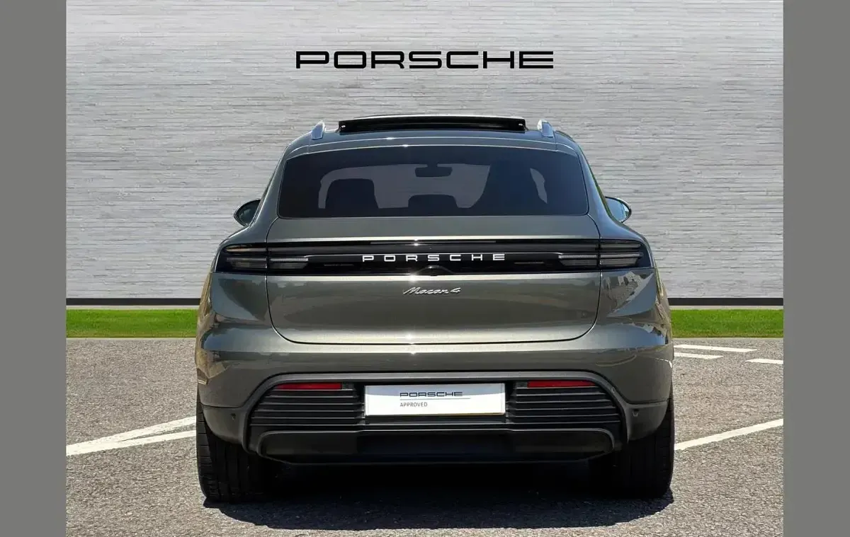 Used Porsche Macan 300 kW (408 HP) 2025 Green SUV