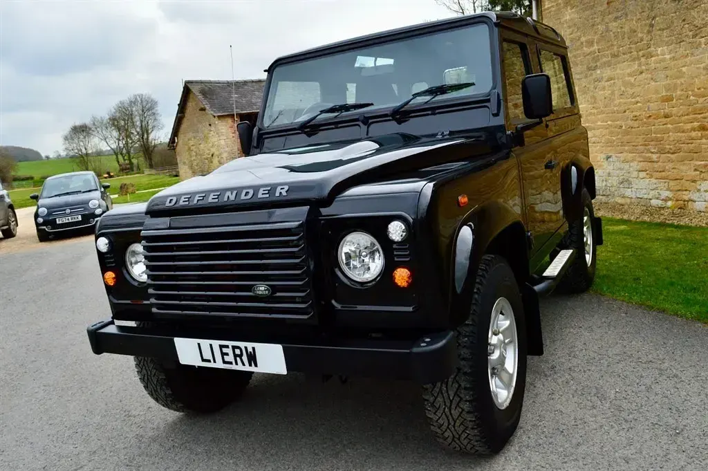 Używany Land Rover Defender 2015 Czarny Kombi