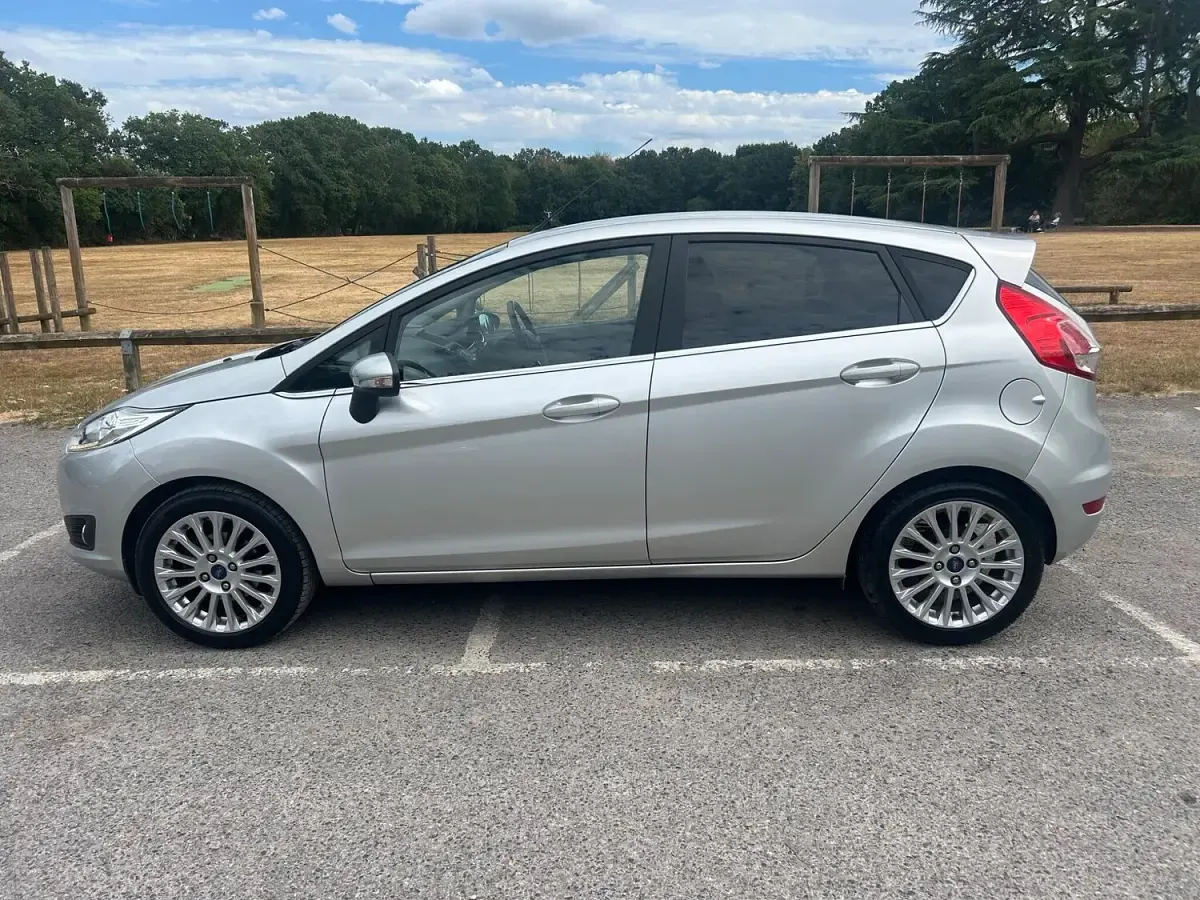 Used Ford Fiesta Zetec 2016 Silver Hatchback