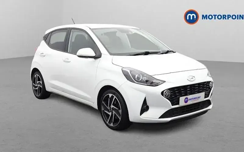 Used Hyundai i10 Premium 67 HP (49 kW) 2023 Hatchback