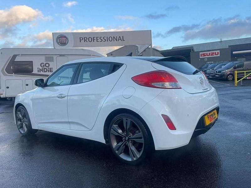 Used Hyundai Veloster Sport 138 HP (101 kW) 2012 White Hatchback