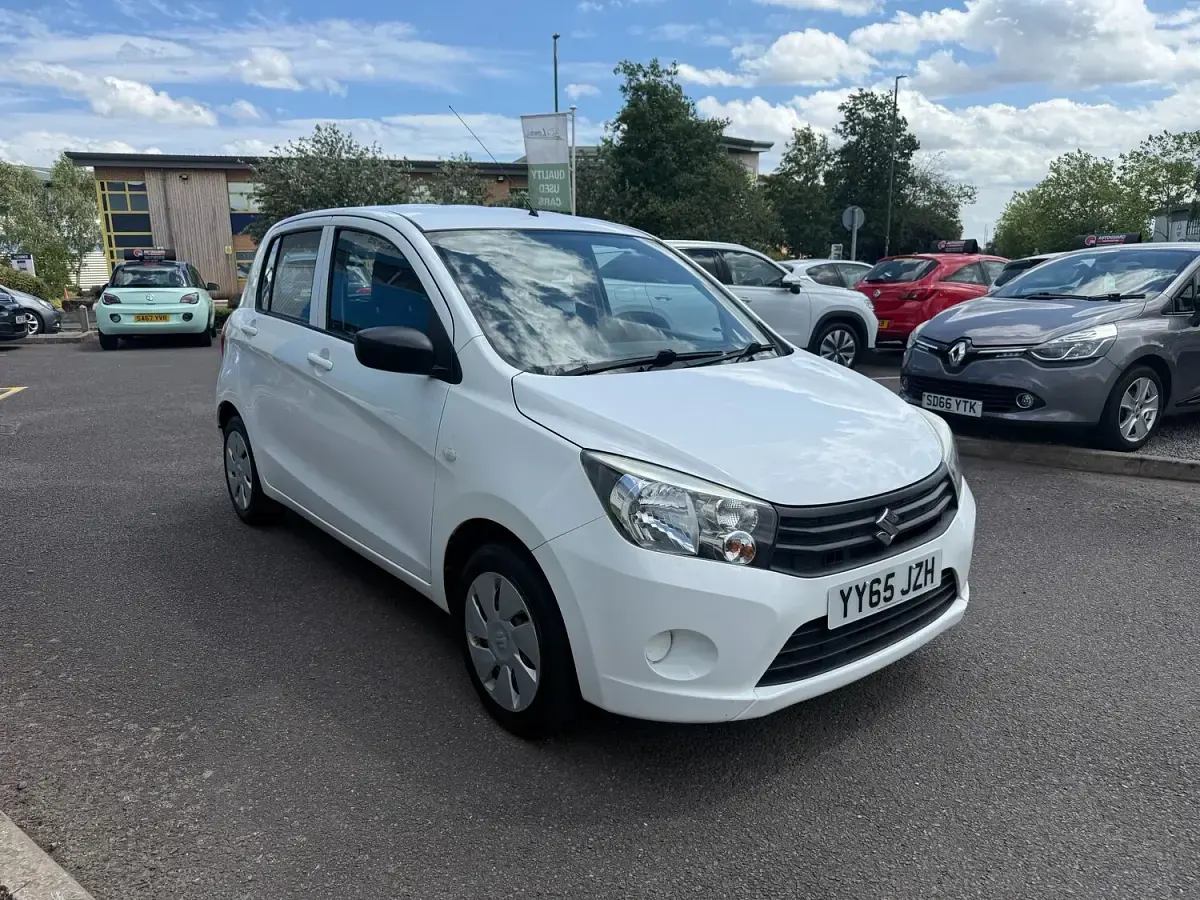 Used Suzuki Celerio 68 HP (50 kW) 2015 White Hatchback