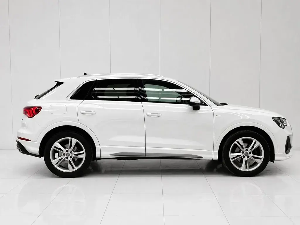Begagnad Audi Q3 S-Line 150 HK (110 kW) 2019 Vit SUV