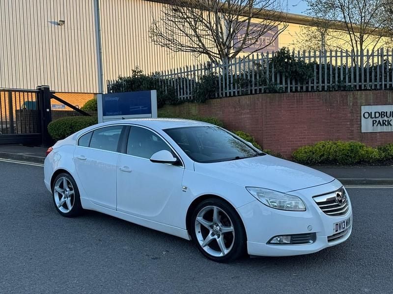 Used Vauxhall Insignia SRi 2013 White Hatchback