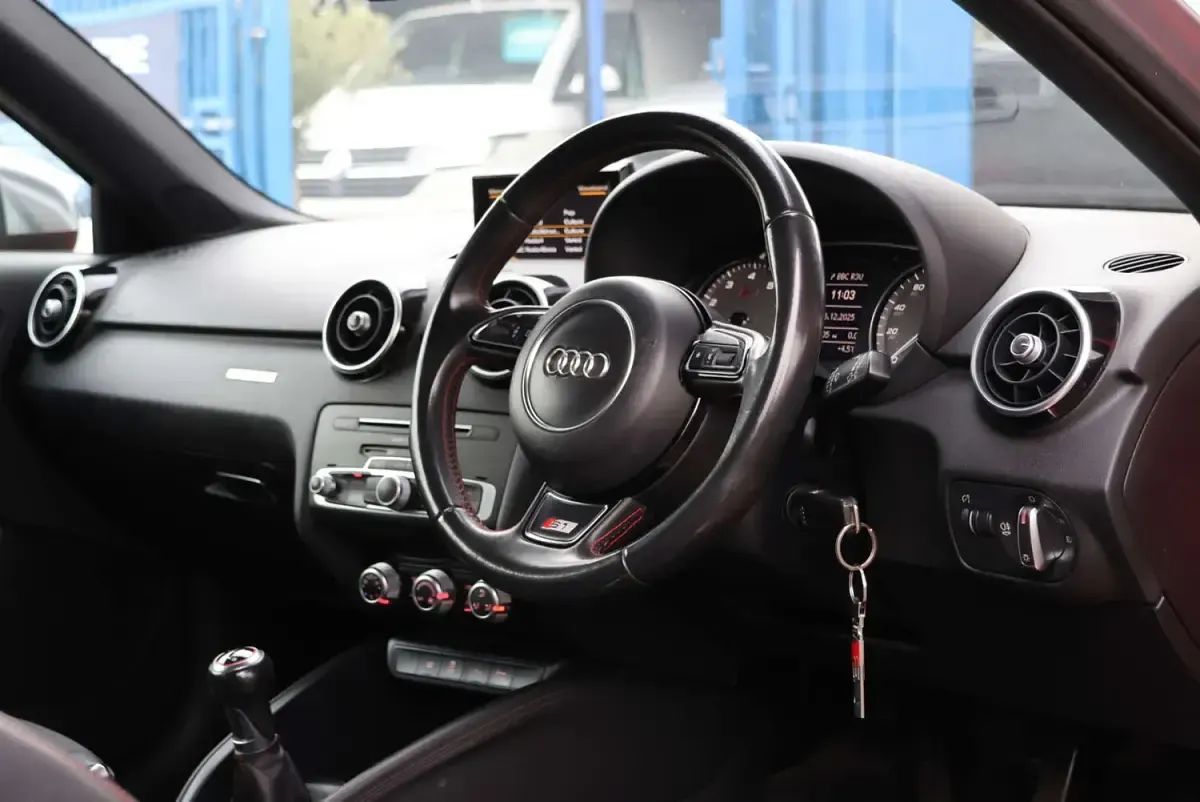 Used Audi A1 Design 256 HP (188 kW) 2014 Red Hatchback