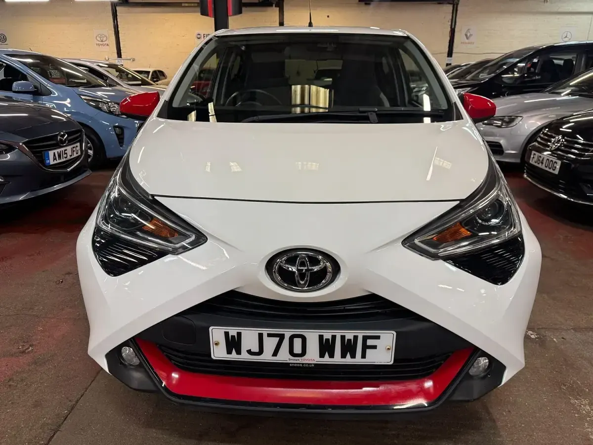Used Toyota Aygo Trend 72 HP (52 kW) 2020 White Hatchback