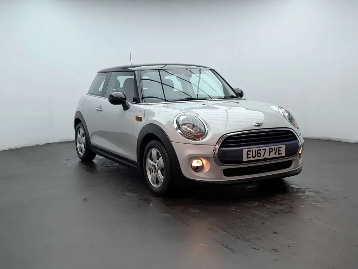 Usado Mini Cooper Hatch 2017 Plateado Utilitario