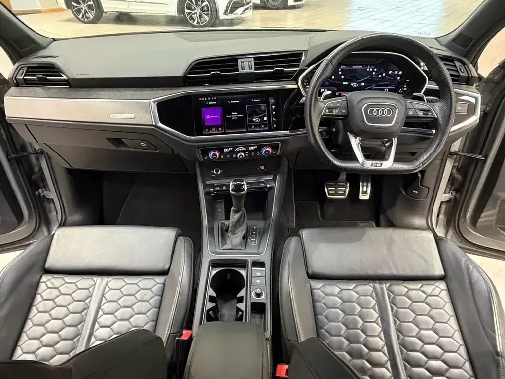 Usado Audi RS Q3 Sportback Advanced 400 HP (294 kW) 2021 Cinzento SUV