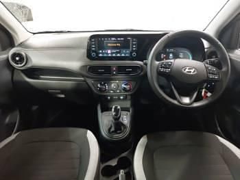 Used Hyundai i10 Advanced 63 HP (46 kW) 2025 Black Hatchback