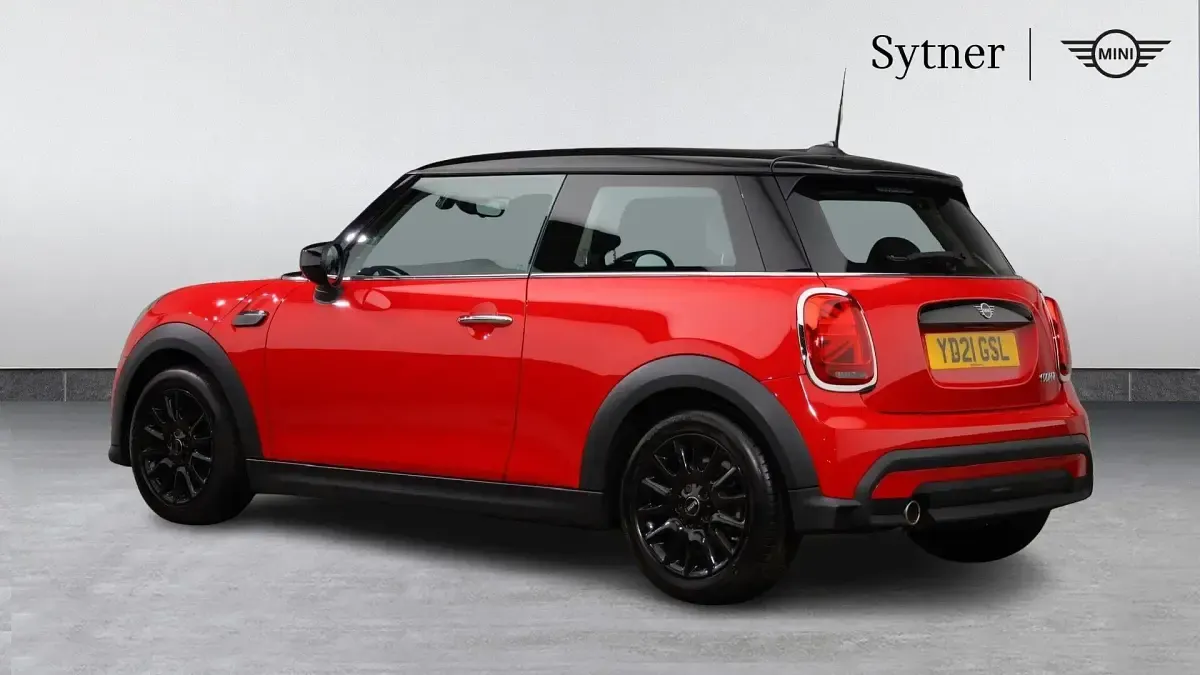 Used Mini Cooper Classic 134 HP (98 kW) 2021 Red Hatchback