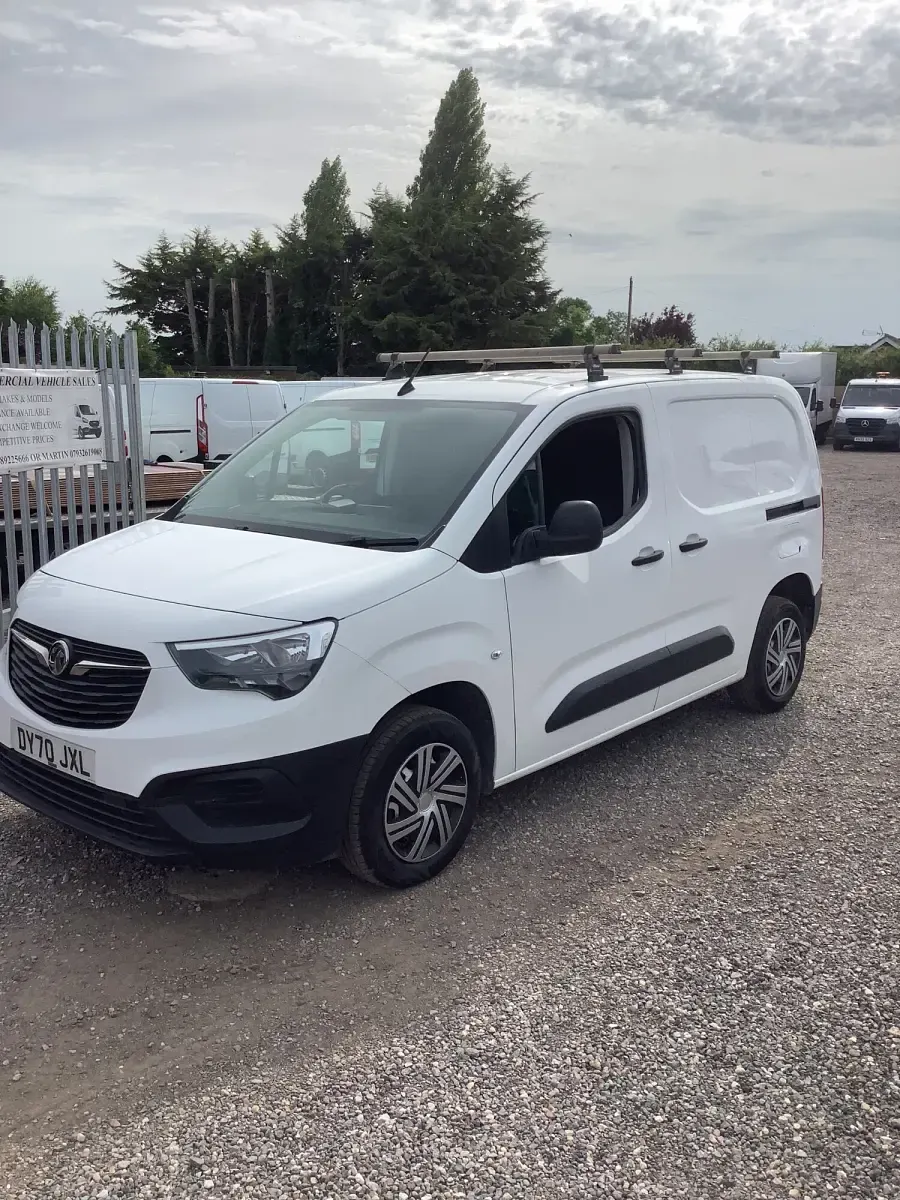 Used Vauxhall Combo Sportive 100 HP (73 kW) 2020 White MPV