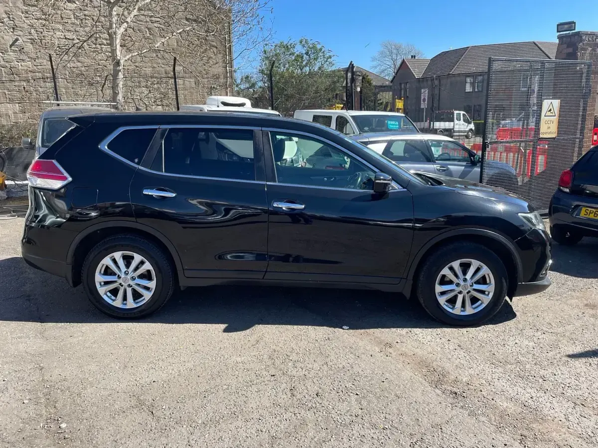 Używany Nissan X-Trail Acenta 130 KM (95 kW) 2016 Czarny SUV