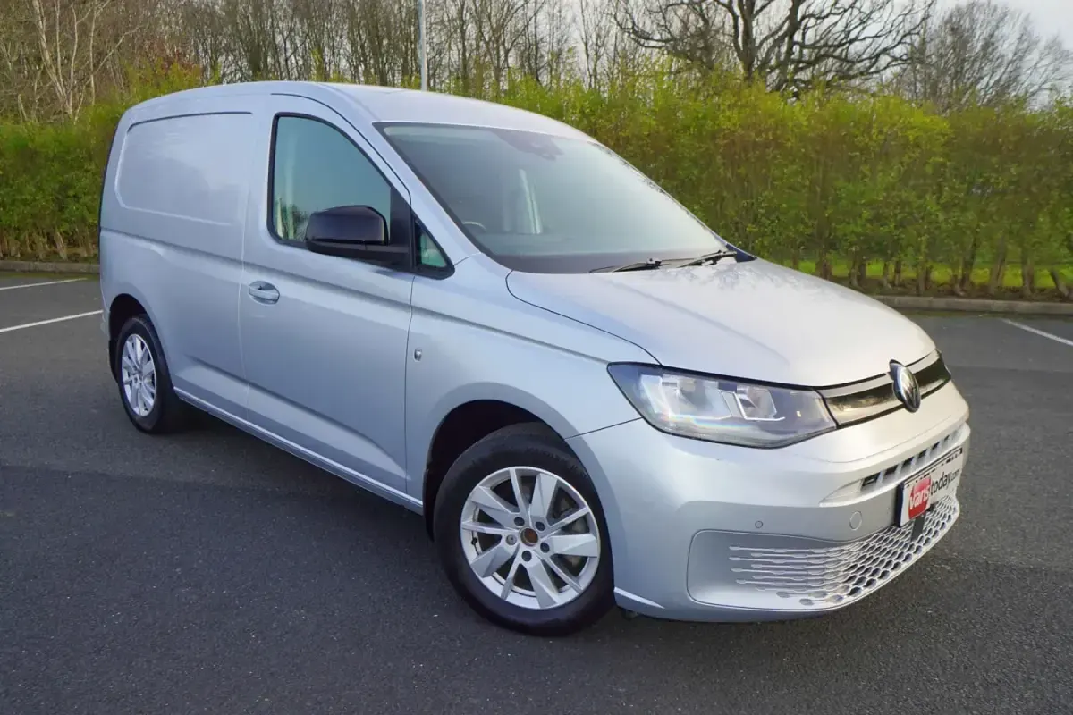 Używany VW Caddy Pro 102 KM (75 kW) 2023 Srebrny Minivan