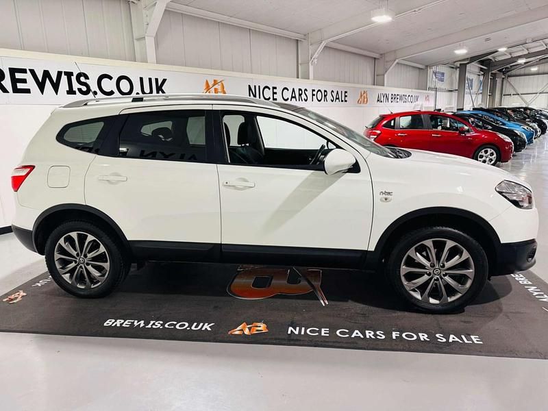 Used Nissan Qashqai N-TEC 141 HP (103 kW) 2011 White SUV
