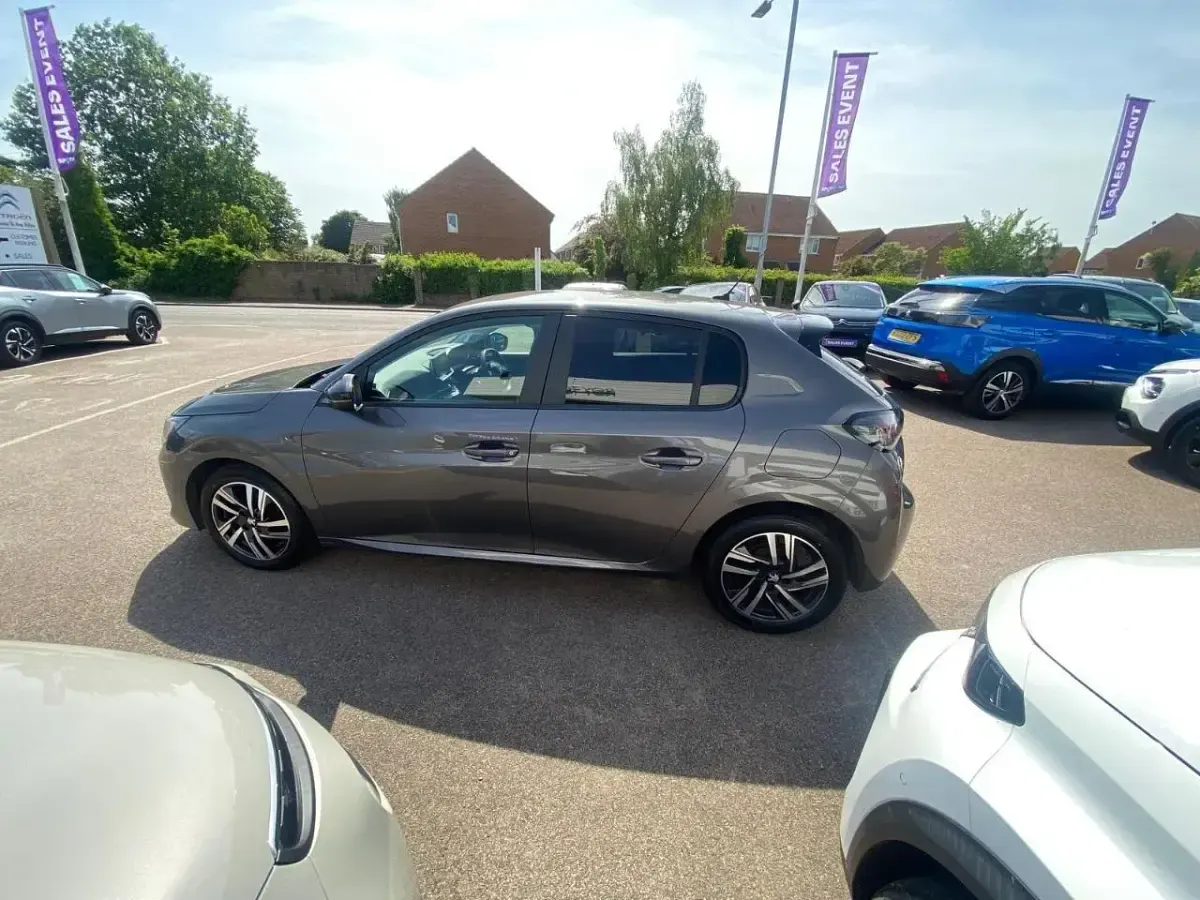 Used Peugeot 208 Active+ 74 HP (54 kW) 2023 Grey Hatchback