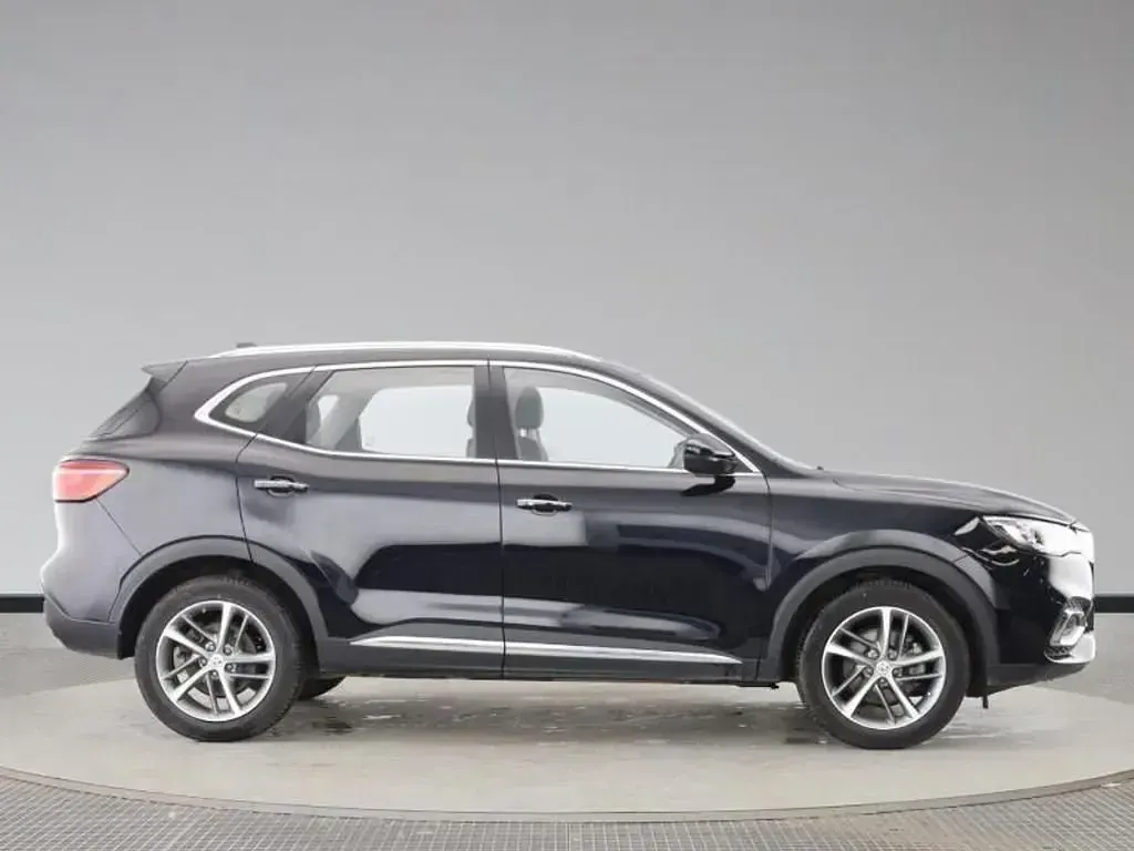 Używany MG HS Excite 162 KM (119 kW) 2023 Czarny SUV