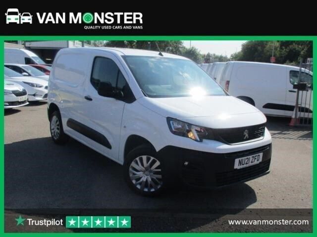 White Used 2021 Peugeot Partner MPV | £8,999 (Fair price) - Image 1/4