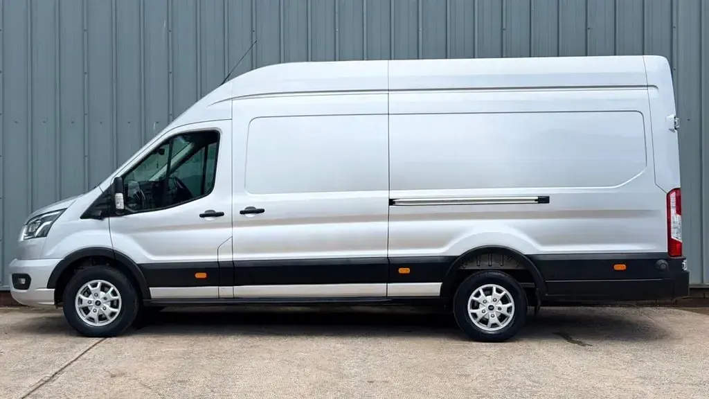 Used Ford Transit Limited 170 HP (125 kW) 2022 Silver