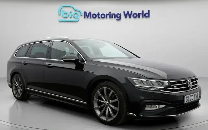 Used VW Passat R-line 150 HP (110 kW) 2023 Estate