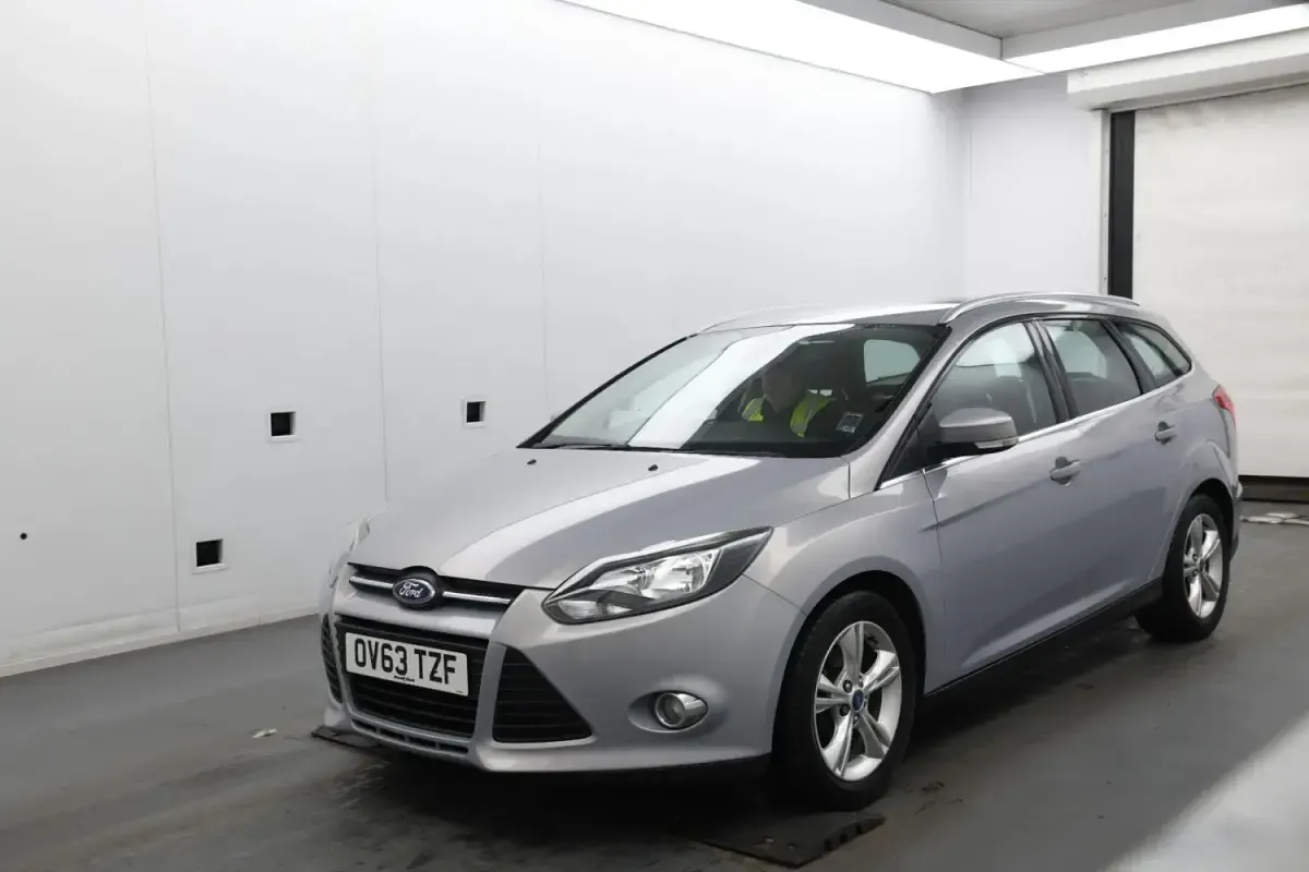 Używany Ford Focus Zetec 115 KM (84 kW) 2013 Srebrny Kombi
