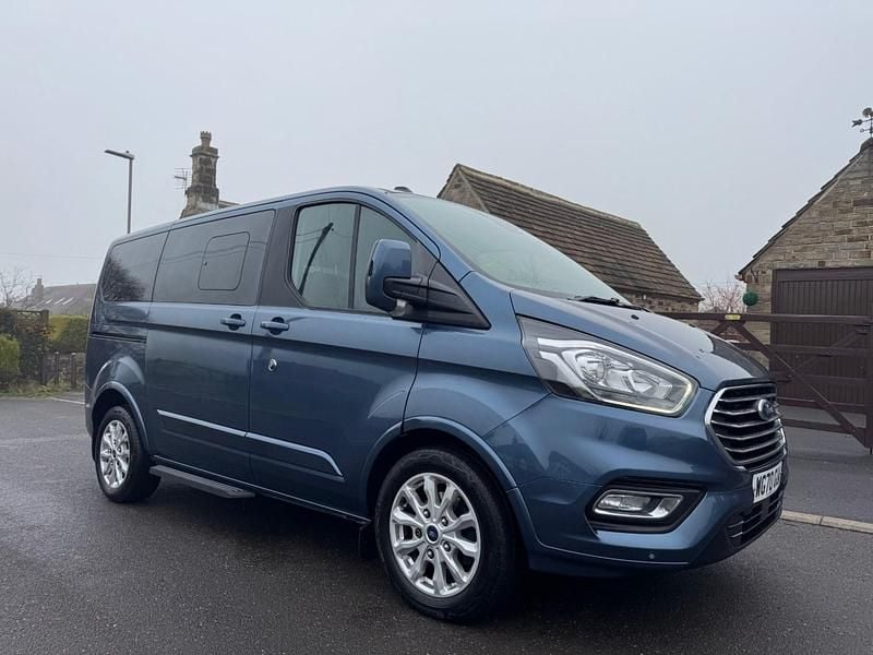 Begagnad Ford Tourneo Titanium 2020 Blå Minibuss