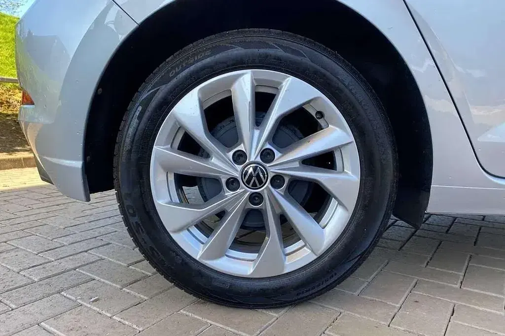 Used VW Polo Style 95 HP (69 kW) 2022 Silver Hatchback