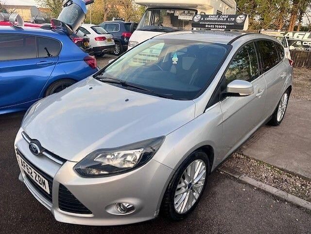 Used Ford Focus Zetec 125 HP (91 kW) 2012 Silver Hatchback