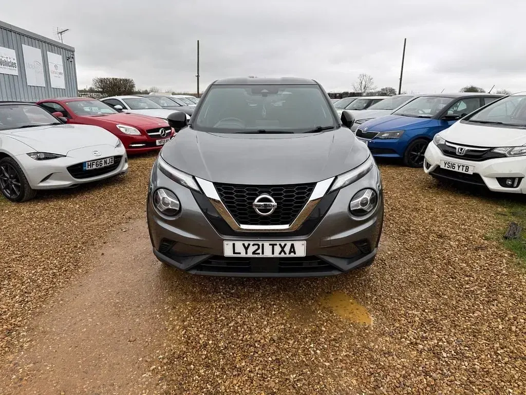 Używany Nissan Juke N-Connecta 114 KM (83 kW) 2021 Szary SUV