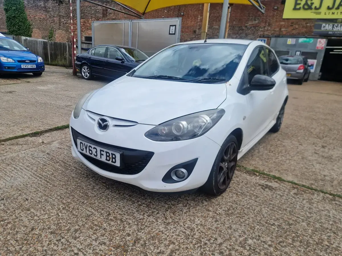 Used Mazda 2 Edition 2013 White Hatchback
