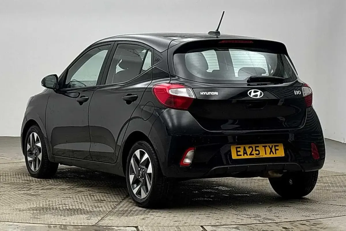 Used Hyundai i10 Advanced 83 HP (61 kW) 2025 Black Hatchback