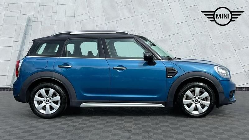 Usado Mini Cooper Countryman 136 HP (100 kW) 2018 Azul SUV