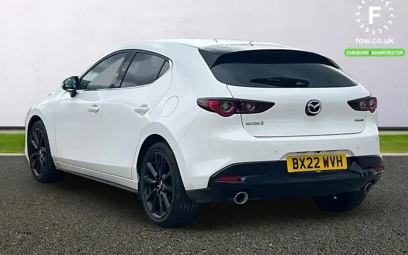 Used Mazda 3 Inclusive 186 HP (136 kW) 2022 White Hatchback