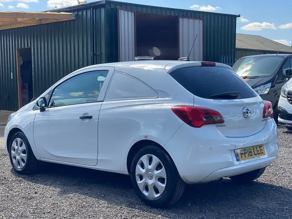 Used Vauxhall Corsa S 2018 White Hatchback