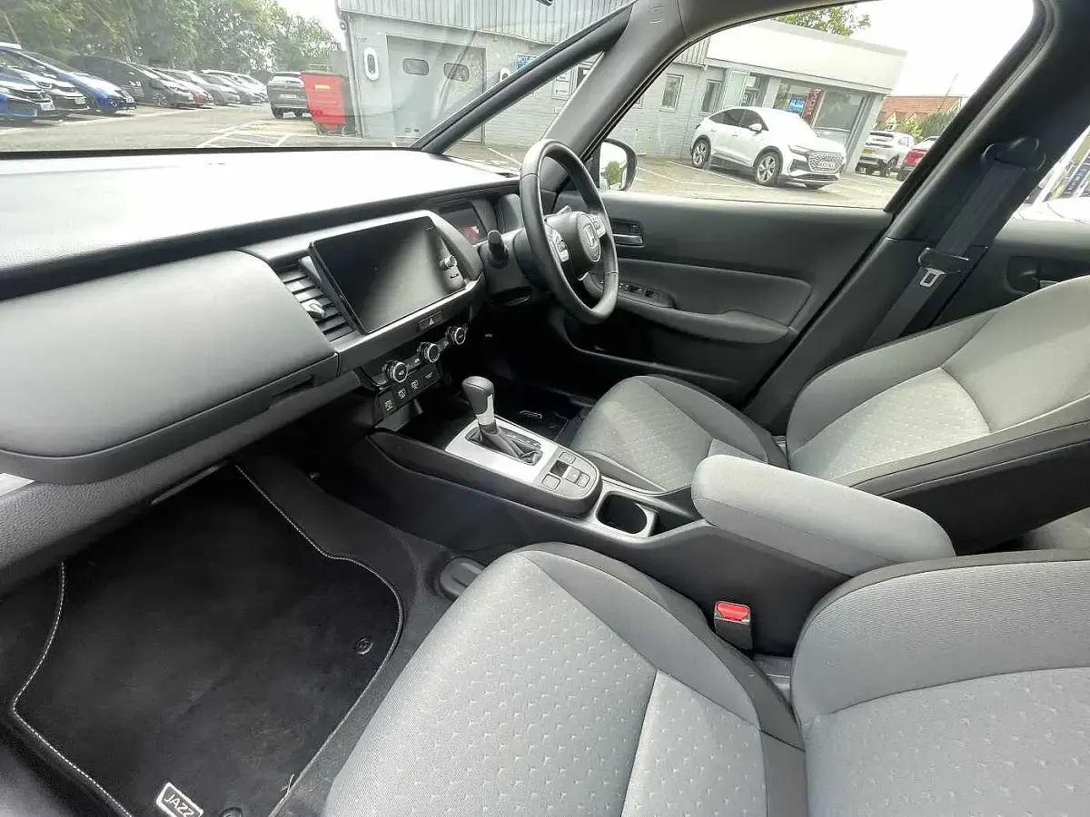 Used Honda Jazz Elegance 122 HP (89 kW) 2024 Midnight blue Hatchback