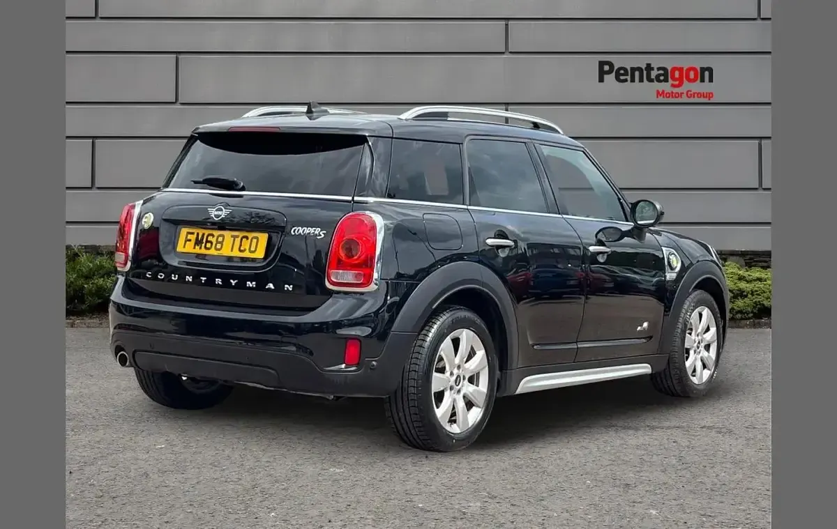 Used Mini Cooper S Countryman 221 HP (162 kW) 2018 Black SUV