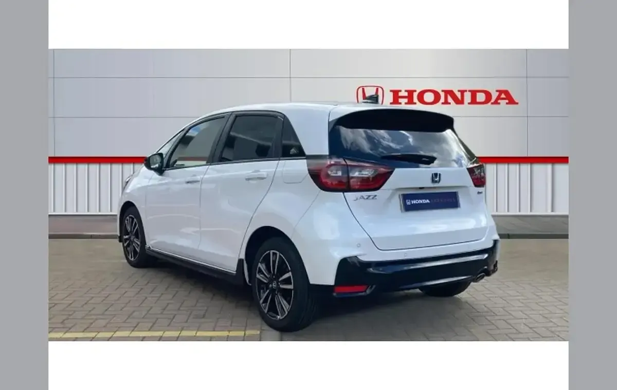 Used Honda Jazz Advance 122 HP (89 kW) 2023 White Hatchback