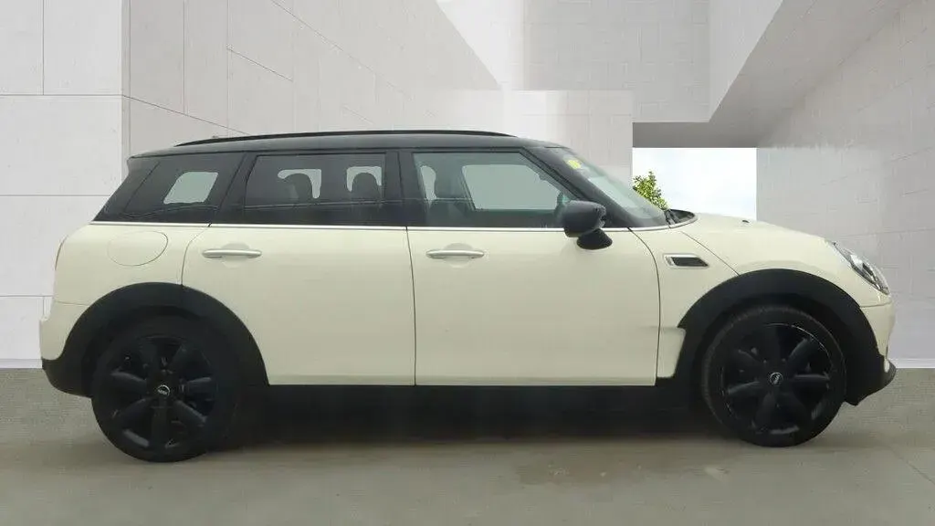 Used Mini Cooper Clubman Exclusive 2021 White Estate