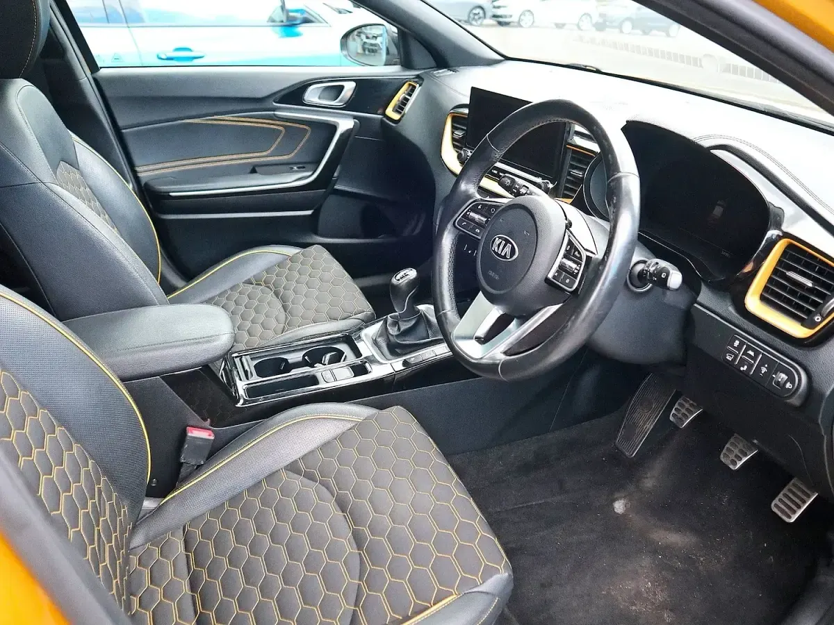 Used Kia XCeed First Edition 140 HP (102 kW) 2020 Yellow SUV