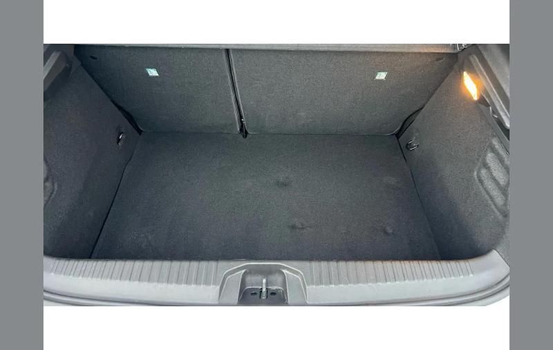 Used Renault Clio V Techno 145 HP (106 kW) 2024 White Hatchback