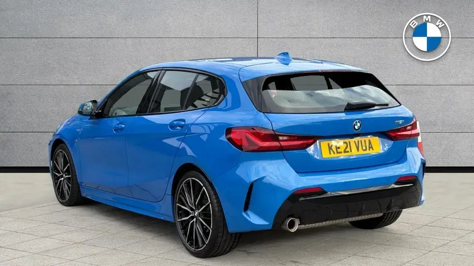 Gebraucht BMW 118 M Sport 134 PS (98 kW) 2021 Blau Kleinwagen
