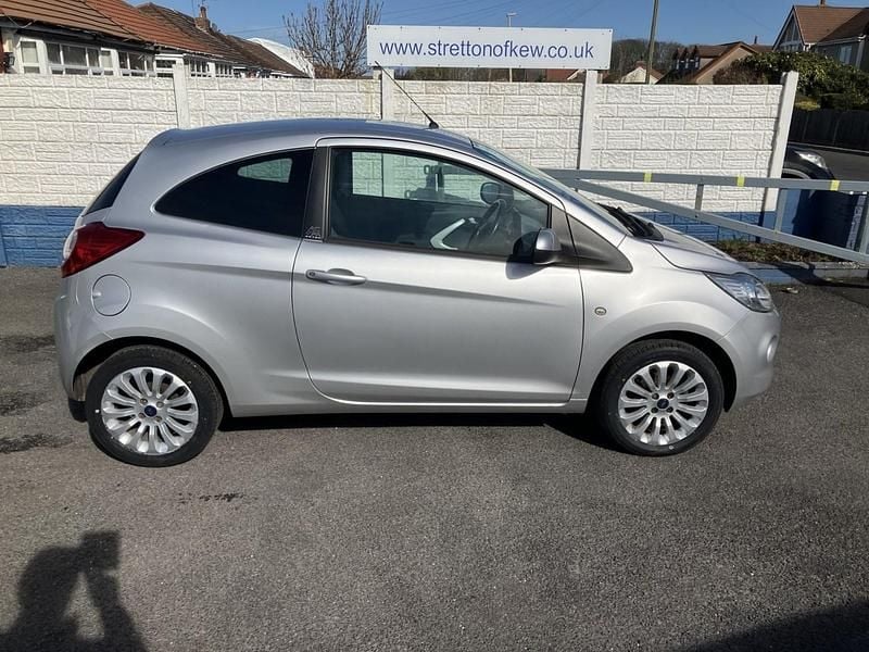 Used Ford Ka Zetec 69 HP (50 kW) 2015 Silver Hatchback